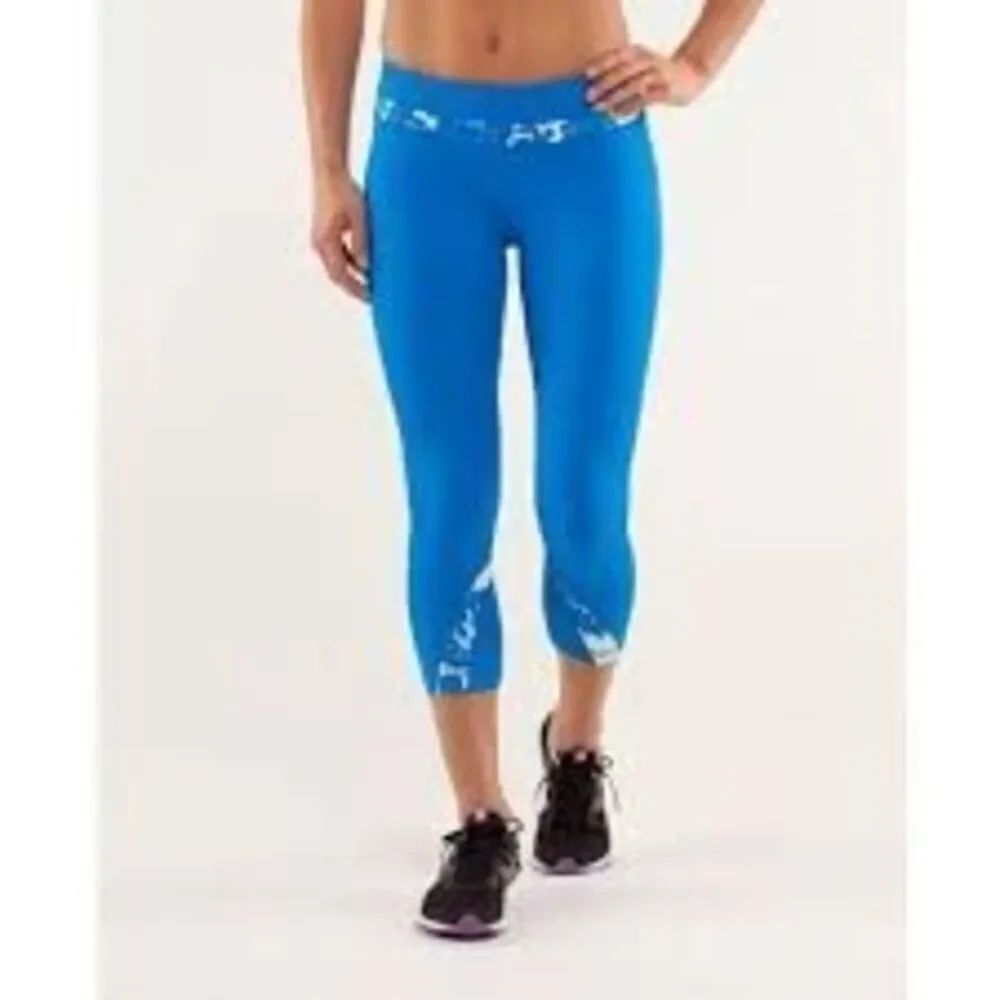 Lululemon Run Inspire Crop II Sz 6 Poolside Athletic Compression